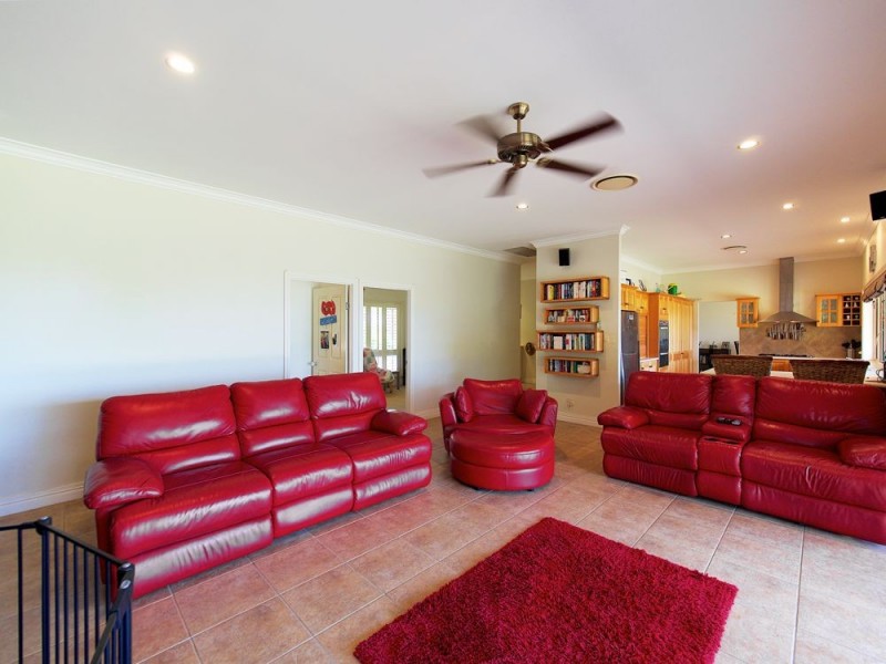 196 Eder Brothers Road, Mount Walker QLD 4340