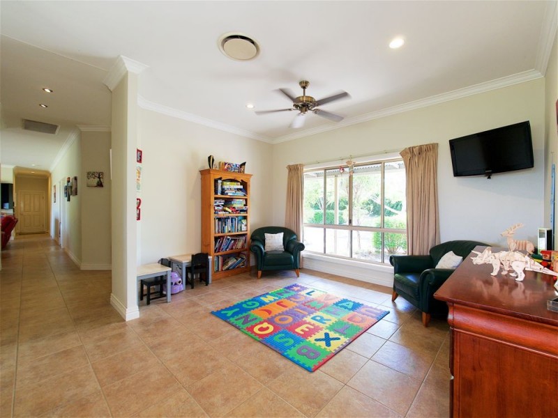 196 Eder Brothers Road, Mount Walker QLD 4340