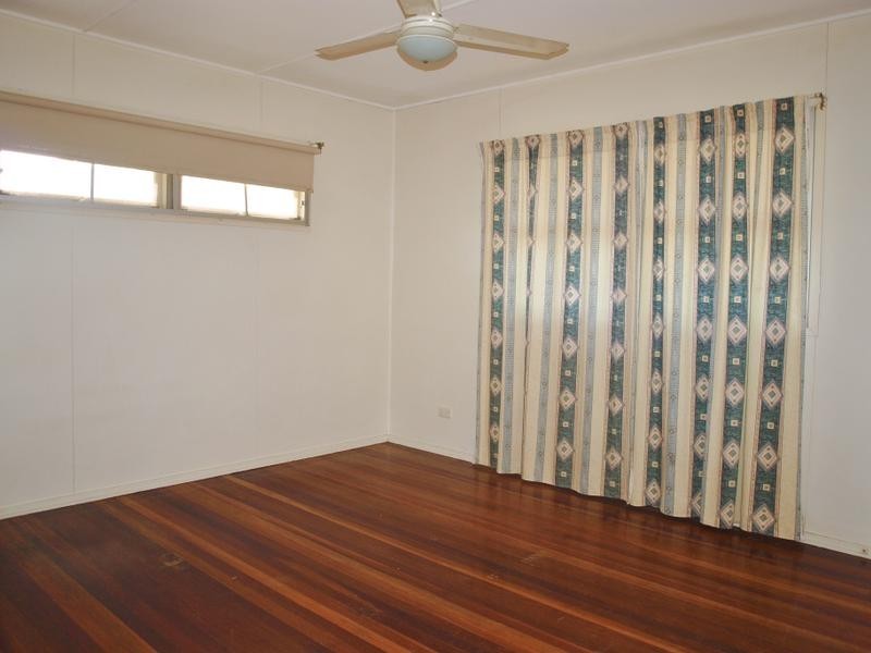 1 POOLE STREET, Leichhardt QLD 4305