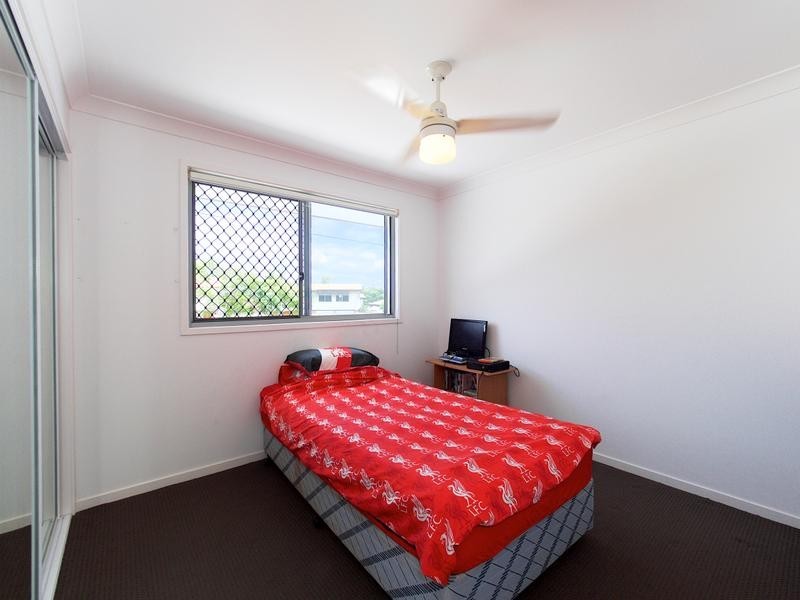 2/51 RIVER ROAD, Bundamba QLD 4304