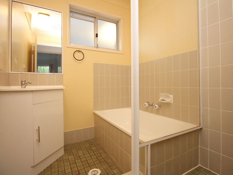 116 Estramina Road, Regents Park QLD 4118