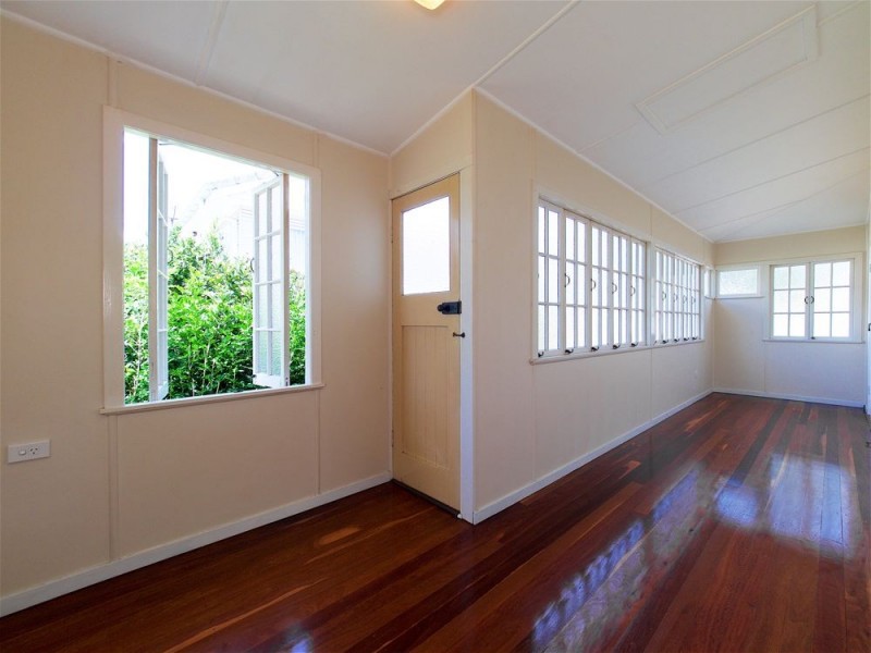 20 Tregair Street, Newtown QLD 4305