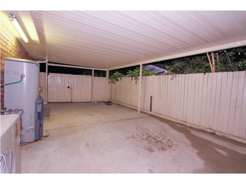 26 Sonorous Close, Regents Park QLD 4118