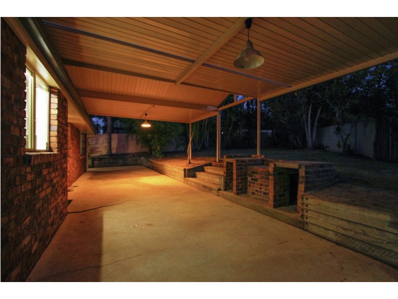 26 Sonorous Close, Regents Park QLD 4118