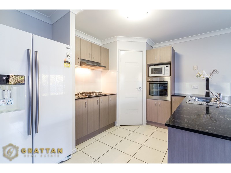 1 John Davison Place, Crestmead QLD 4132