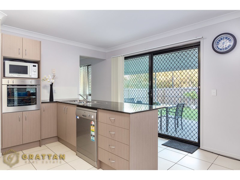 1 John Davison Place, Crestmead QLD 4132