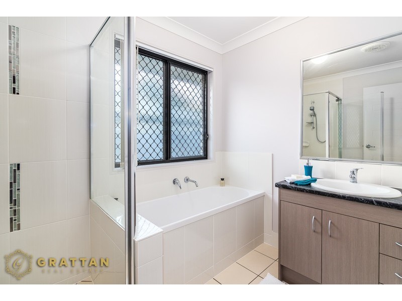 1 John Davison Place, Crestmead QLD 4132