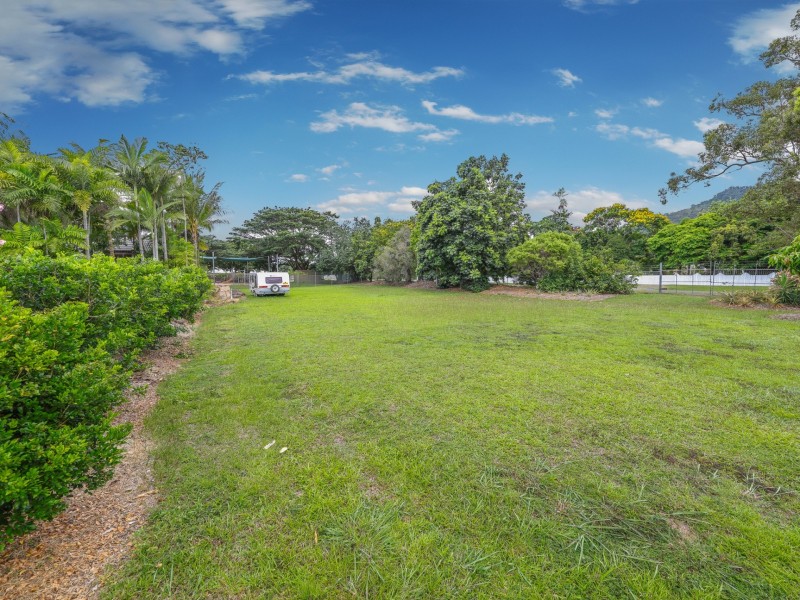 1 GREEN AVENUE, Kewarra Beach QLD 4879