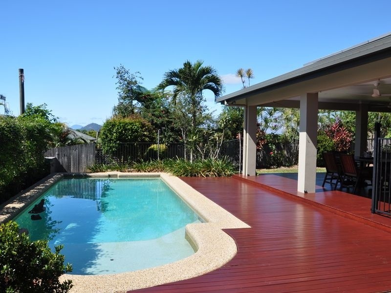 MacArthur Close, Palm Cove QLD 4879