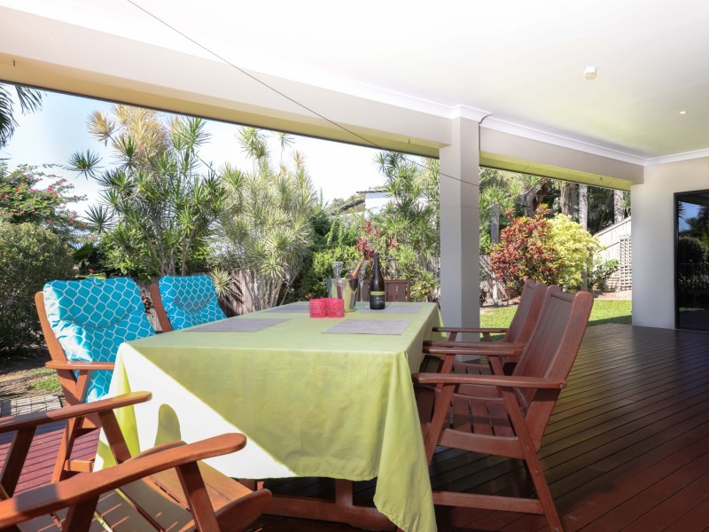 MacArthur Close, Palm Cove QLD 4879