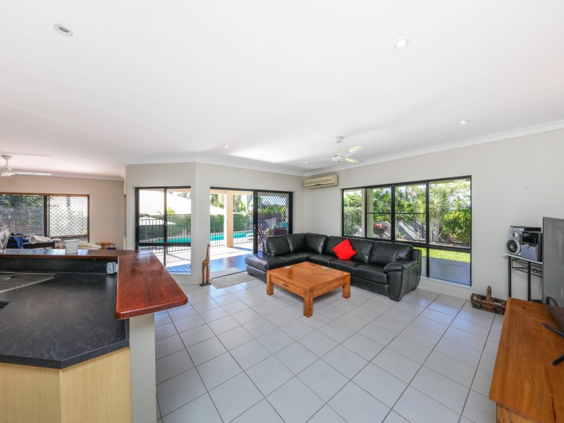 MacArthur Close, Palm Cove QLD 4879