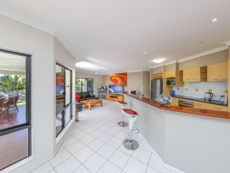 MacArthur Close, Palm Cove QLD 4879