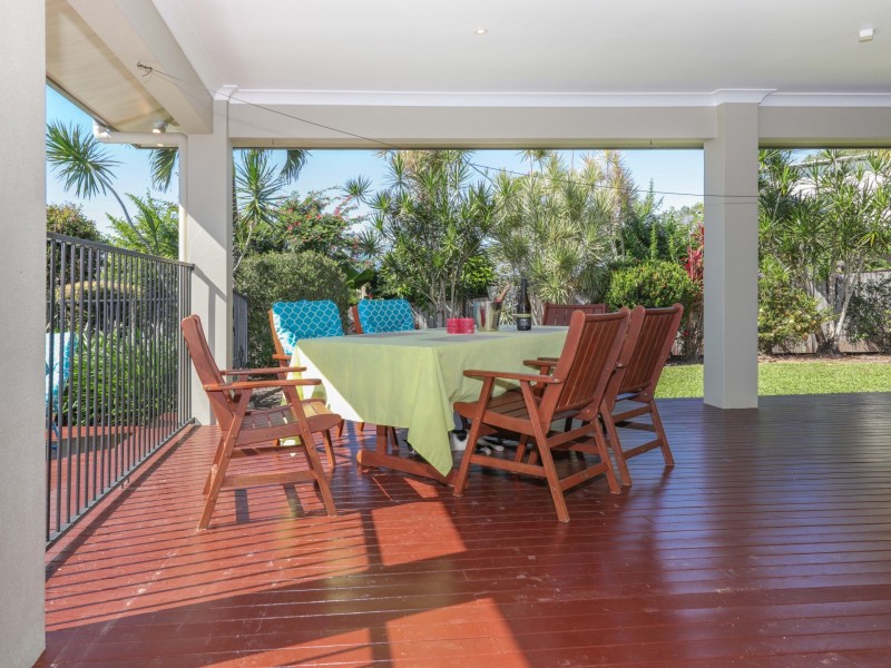 MacArthur Close, Palm Cove QLD 4879