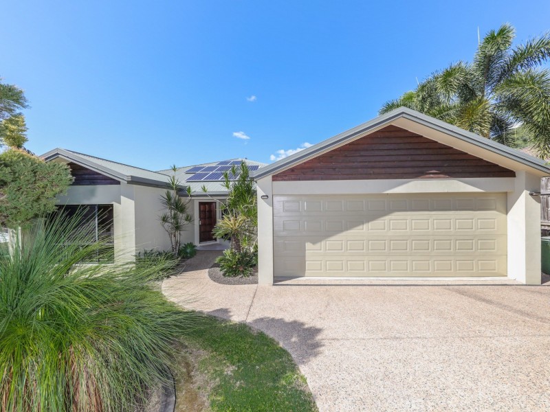 MacArthur Close, Palm Cove QLD 4879
