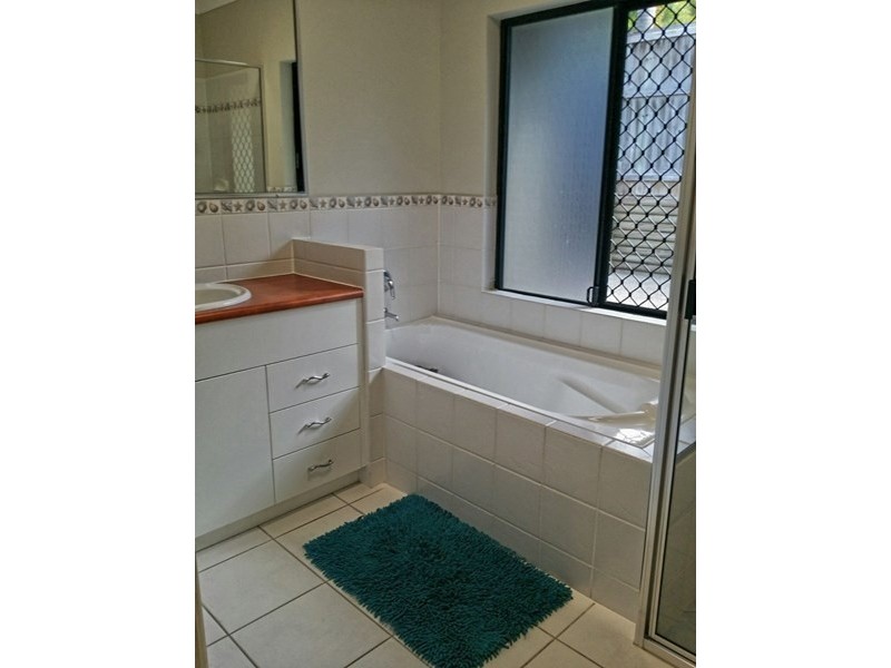 MacArthur Close, Palm Cove QLD 4879