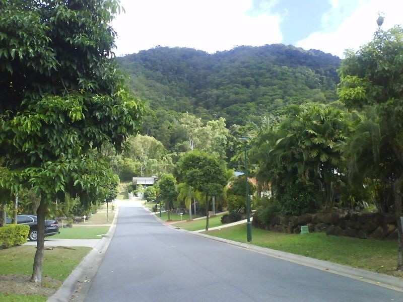 MacArthur Close, Palm Cove QLD 4879