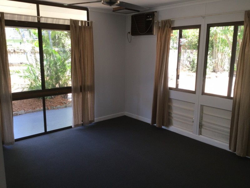 5 Endeavour Rd, Clifton Beach QLD 4879