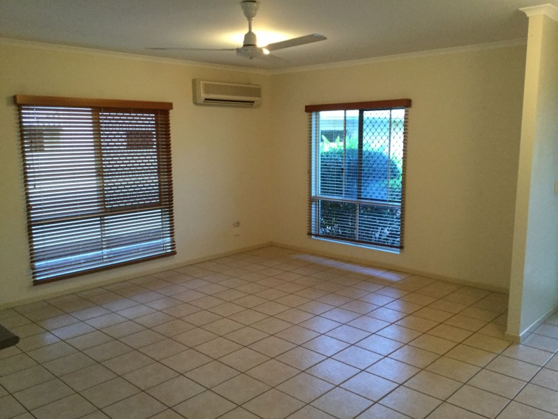 2/60 Cedar Road, Palm Cove QLD 4879