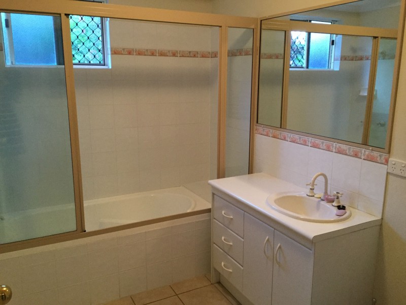 2/60 Cedar Road, Palm Cove QLD 4879