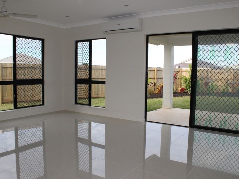 37 HILLARY DR, Smithfield QLD 4878