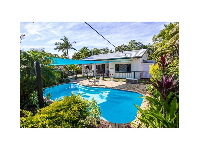 11 Escape Close, Clifton Beach QLD 4879