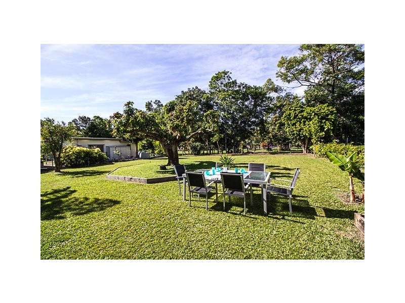 11 Escape Close, Clifton Beach QLD 4879