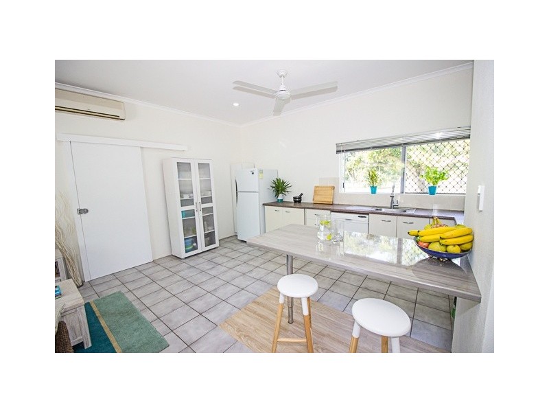 11 Escape Close, Clifton Beach QLD 4879