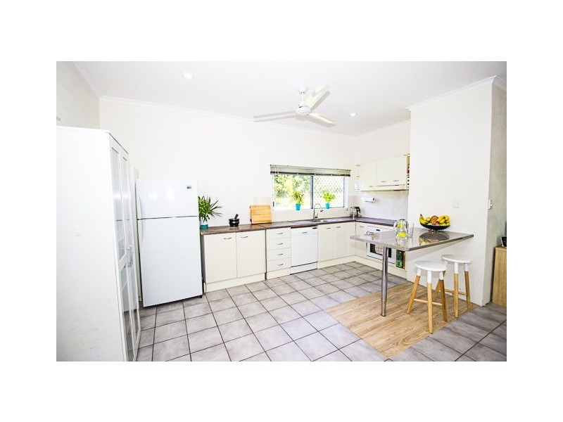 11 Escape Close, Clifton Beach QLD 4879