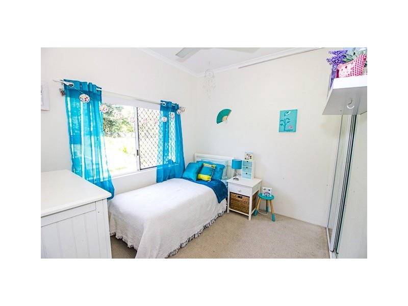 11 Escape Close, Clifton Beach QLD 4879