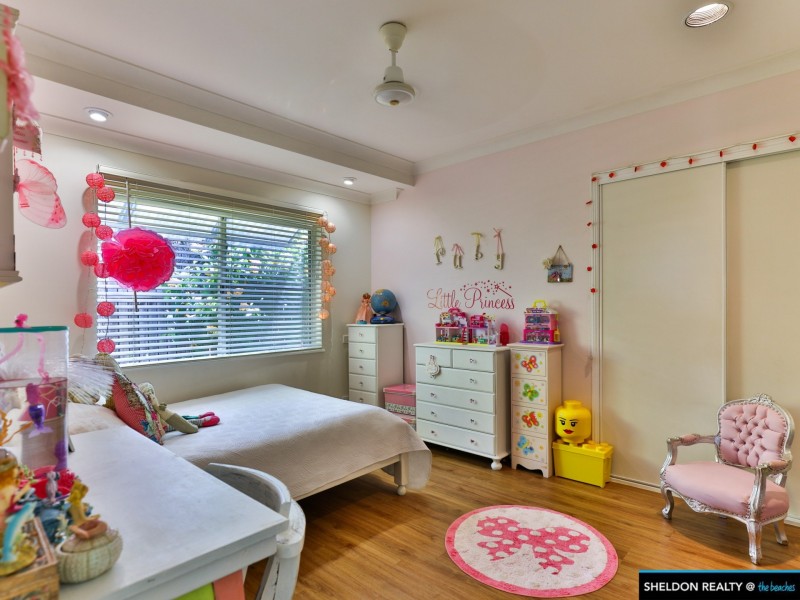 15 ISAAC SMITH CL, Kewarra Beach QLD 4879