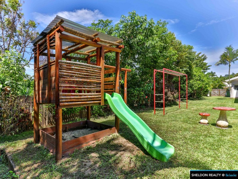 15 ISAAC SMITH CL, Kewarra Beach QLD 4879