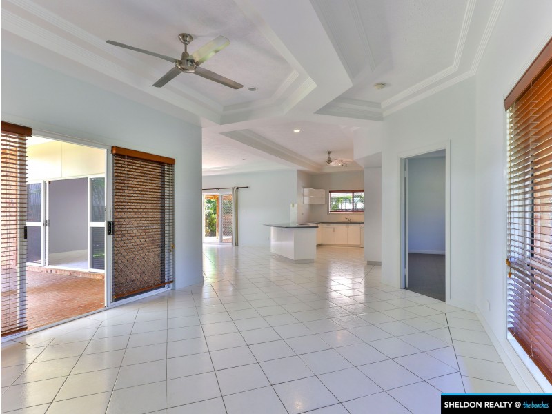 5 Pellowe St, Clifton Beach QLD 4879
