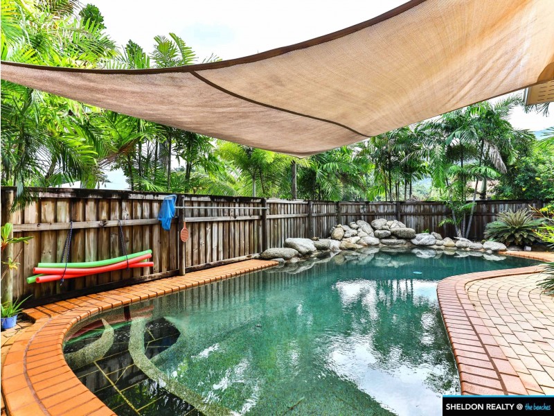 5 Pellowe St, Clifton Beach QLD 4879