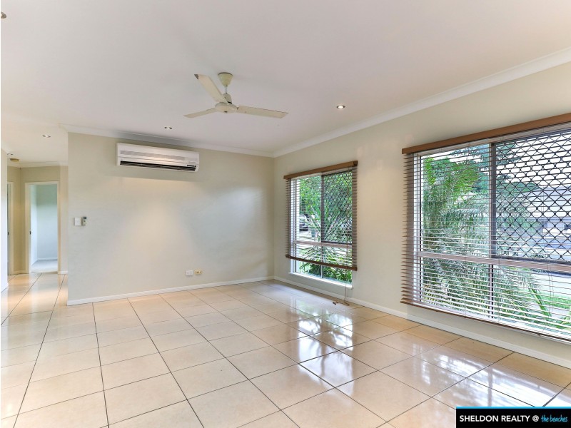 Hideaway Cl, Palm Cove QLD 4879