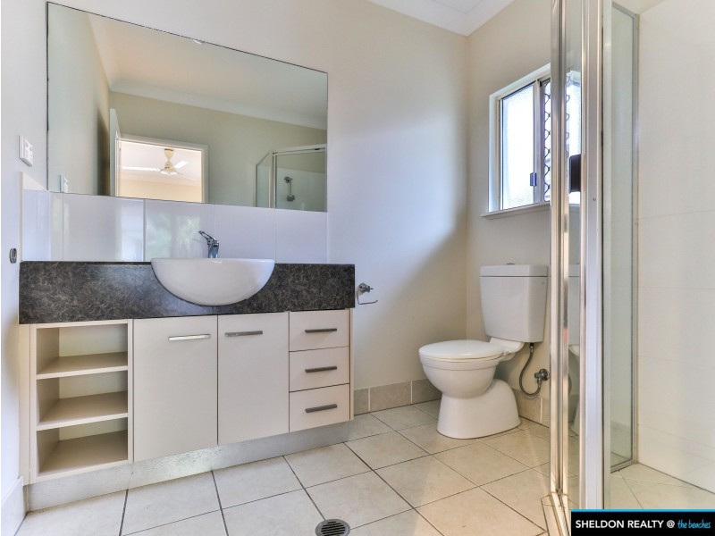 Hideaway Cl, Palm Cove QLD 4879
