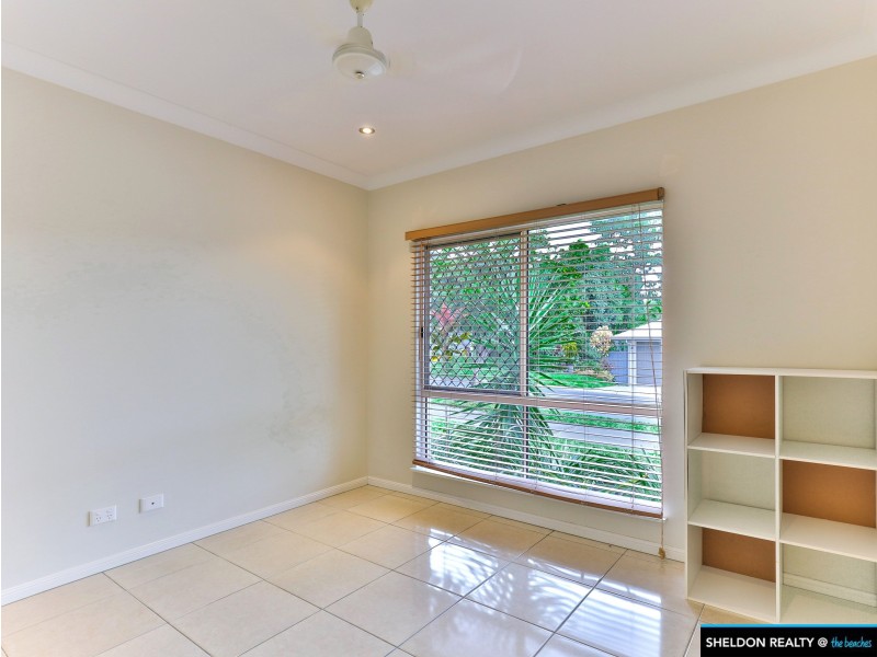 Hideaway Cl, Palm Cove QLD 4879