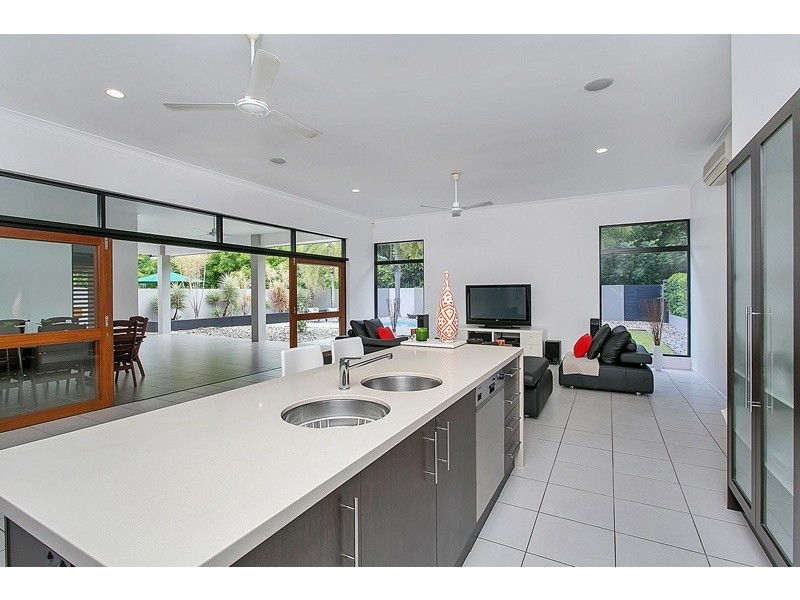 11 Bramble Street, Clifton Beach QLD 4879