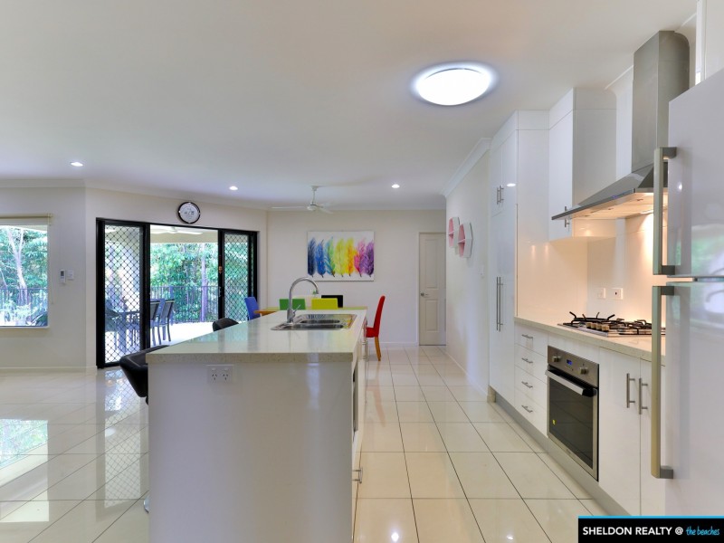 13 COASTLINE PDE, Trinity Beach QLD 4879