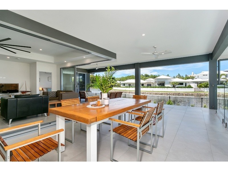 18 Bluewater Lane, Trinity Beach QLD 4879