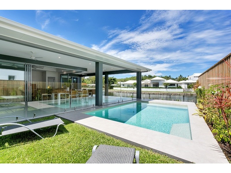 18 Bluewater Lane, Trinity Beach QLD 4879