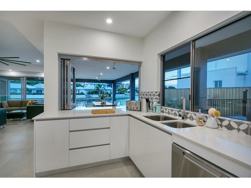 18 Bluewater Lane, Trinity Beach QLD 4879
