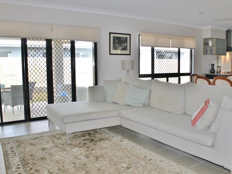 1 Como Close, Kewarra Beach QLD 4879