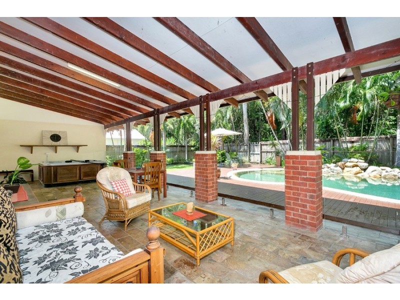35 Bramble Street, Clifton Beach QLD 4879
