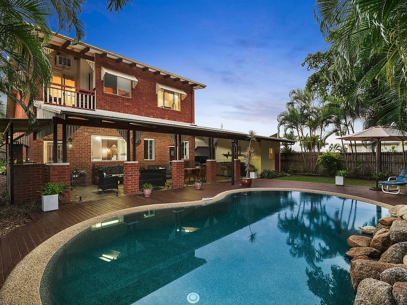 35 Bramble Street, Clifton Beach QLD 4879