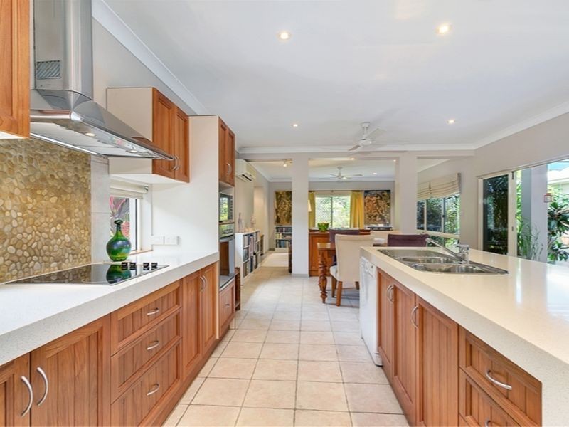 20 Moore Road, Kewarra Beach QLD 4879