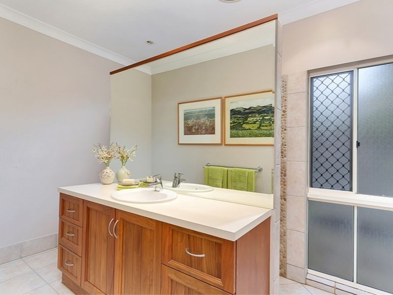 20 Moore Road, Kewarra Beach QLD 4879