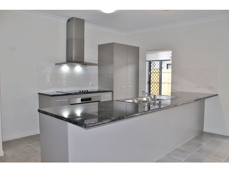 34 THORNBOROUGH CCT, Smithfield QLD 4878