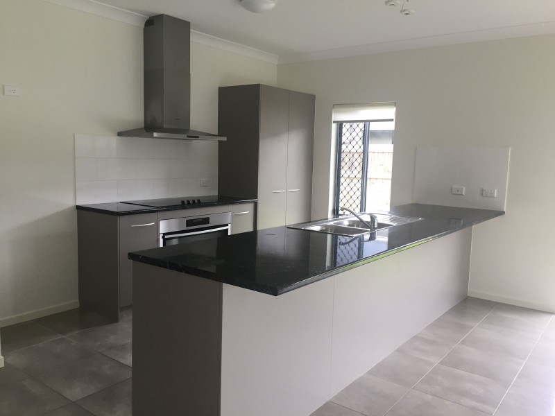 34 THORNBOROUGH CCT, Smithfield QLD 4878