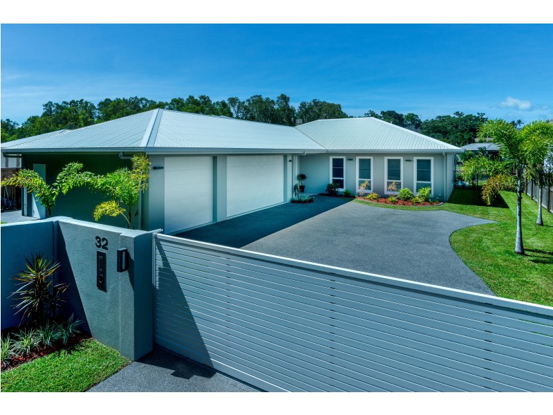 32 Bluewater Lane, Trinity Beach QLD 4879