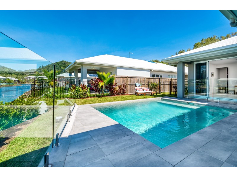 32 Bluewater Lane, Trinity Beach QLD 4879